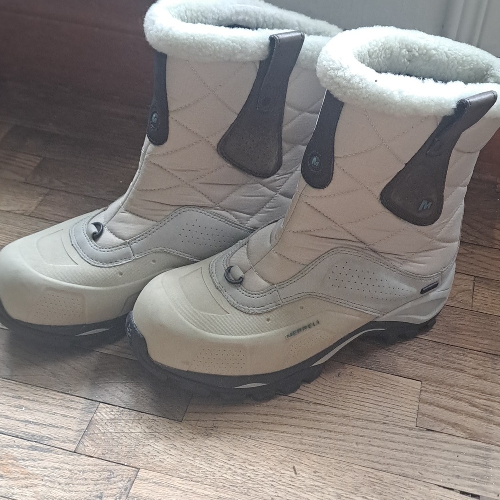 Merrell Waterproof 8.5 . - Picture 3 of 7